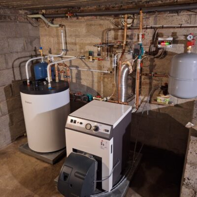 Installatie van een nieuwe centrale verwarmingsketel door erkende verwarmingsspecialist