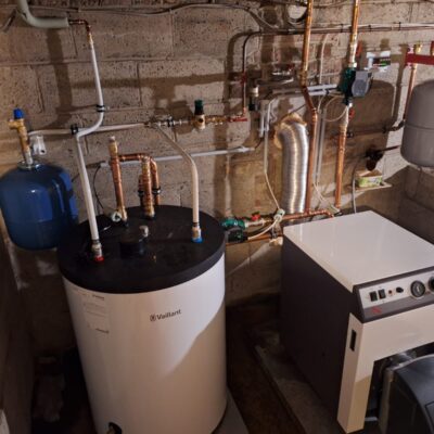 Installatie van een nieuwe centrale verwarmingsketel door erkende verwarmingsspecialist