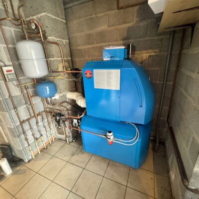 Installatie van een nieuwe centrale verwarmingsketel door erkende verwarmingsspecialist
