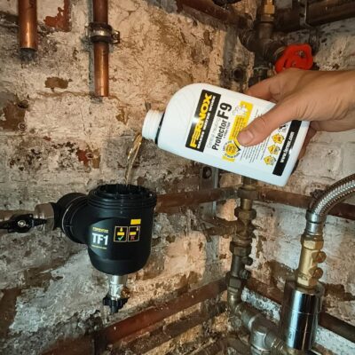 Installatie van een nieuwe centrale verwarmingsketel door erkende verwarmingsspecialist
